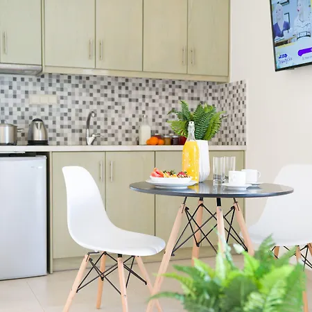 Sweet Naxos Aparthotel 3*