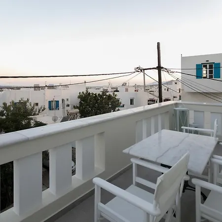 Sweet Naxos 3*